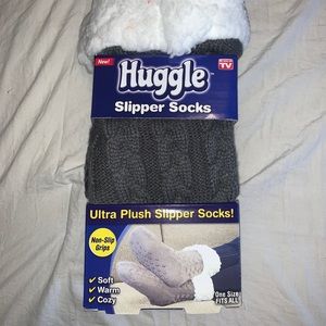 NWT Gray Huggle Slipper Socks
